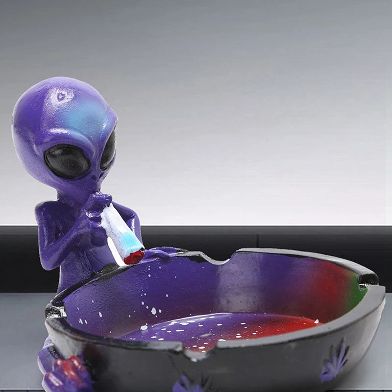 Cute Cool Hand-Painted Resin Ashtray Decorative Smoking Accessory Fancy Home Decor Ash Tray for Cigarettes And Cigar