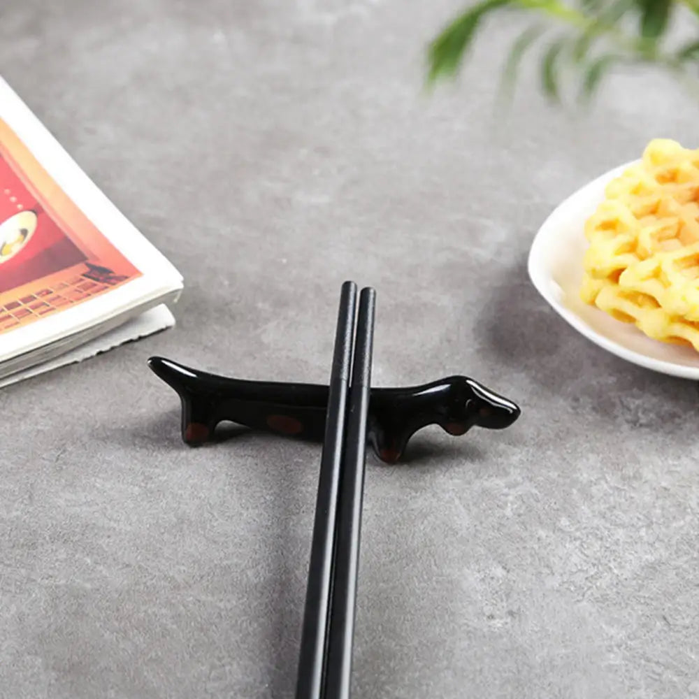 1Pc Cute Dachshund Dog Ceramic Chopsticks Holder Creative Practical Kitchen Tableware Chopstick Holder Home Decoration