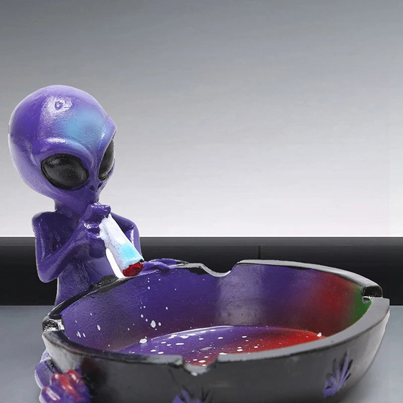 Cute Cool Hand-Painted Resin Ashtray Decorative Smoking Accessory Fancy Home Decor Ash Tray for Cigarettes And Cigar