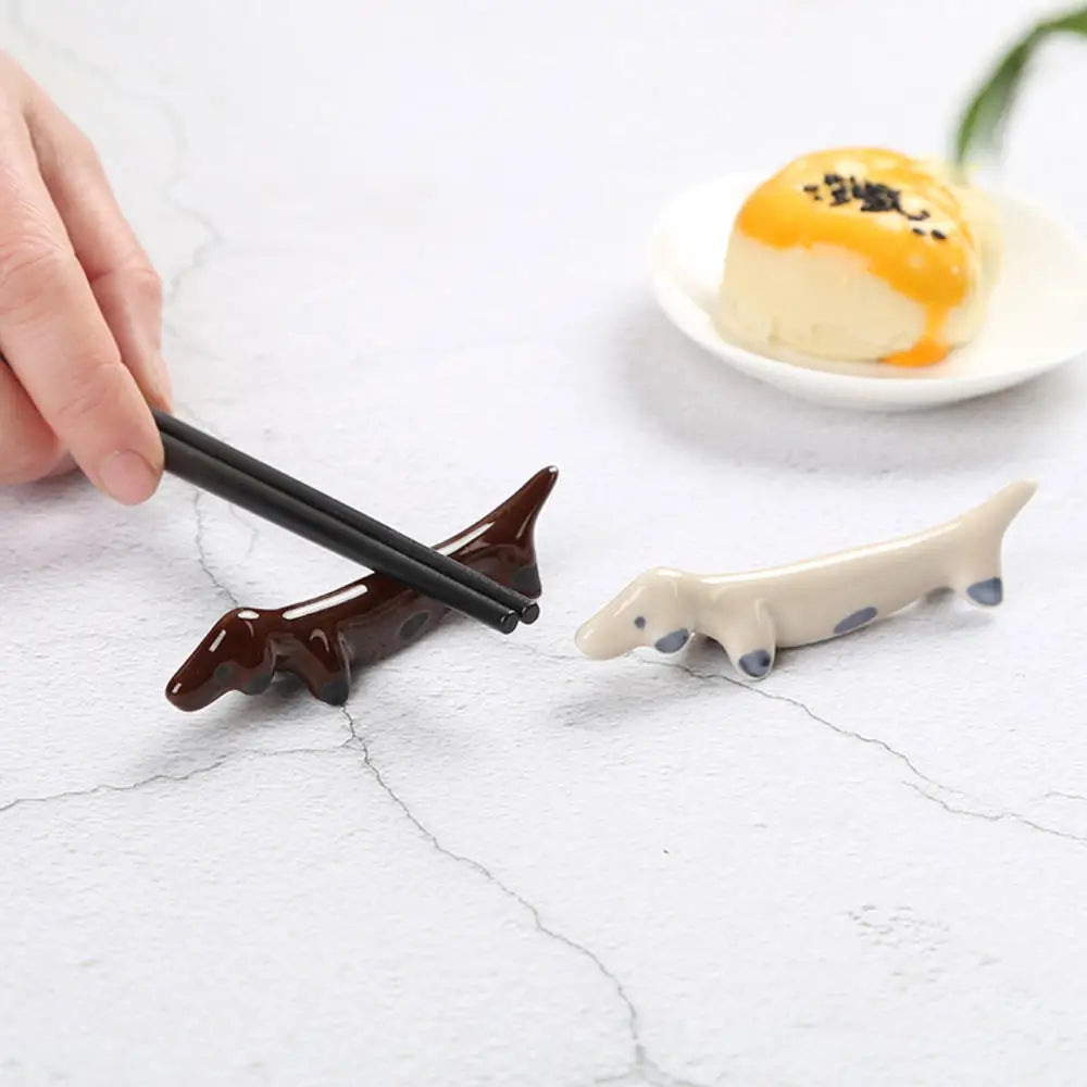 1Pc Cute Dachshund Dog Ceramic Chopsticks Holder Creative Practical Kitchen Tableware Chopstick Holder Home Decoration