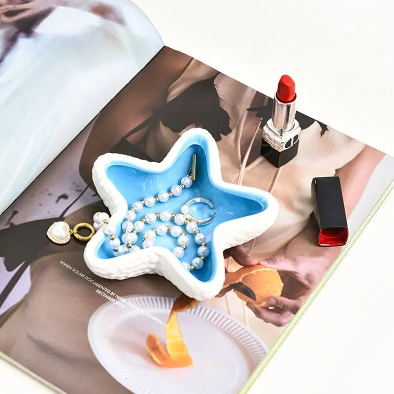 Ceramic ashtray personality trend household living room decoration coffee table anti-ash fly creative large conch storage