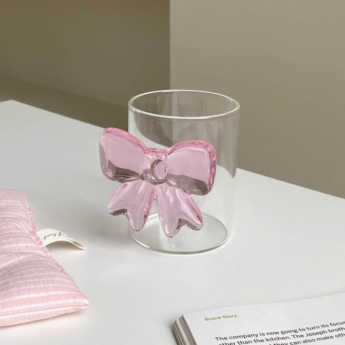 1Pc Handmade Glass Bow Tie Cup, Exquisite and Simple Bow Tie Glass Cup, Suitable for Daily Household Use as Drinking Cup, Milk Cup, Juice Cup, Candlelight Dinner, Family Party, Birthday Party Drinkware, Gift Giving
