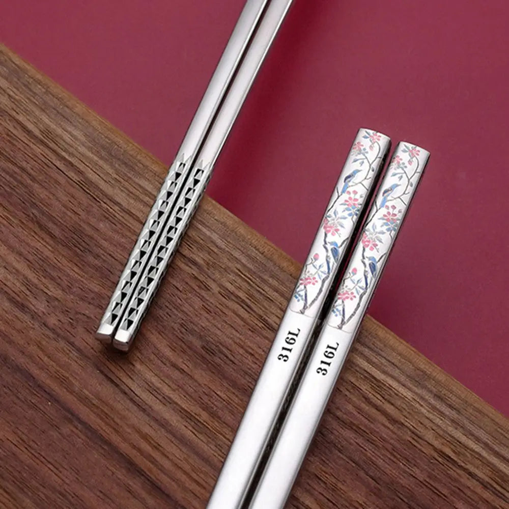 Luxury Reusable Cherry Blossom Healthy Dining Bar Sushi Kitchen Tools Tableware Chopsticks Kitchenware
