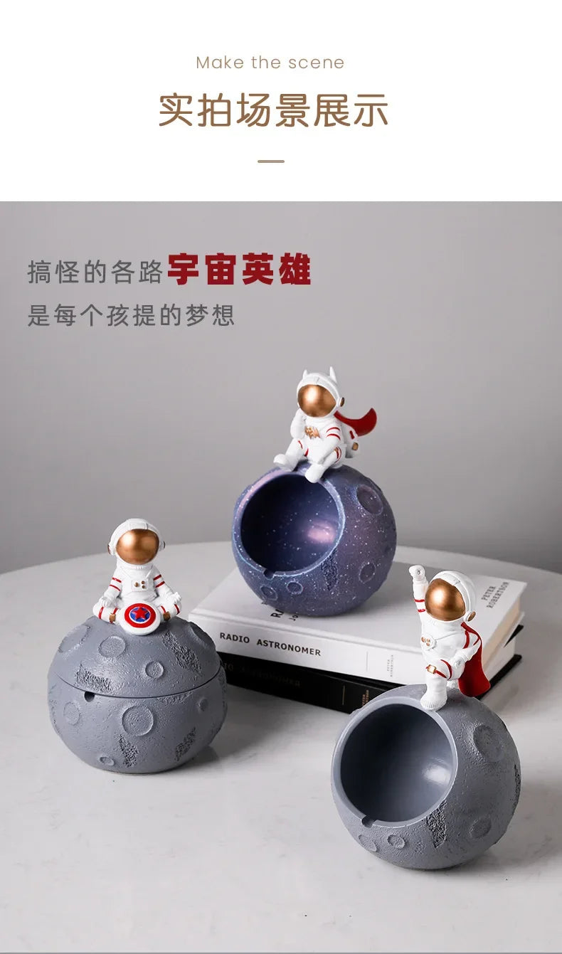 Astronaut ashtray, internet celebrity, creative with cover, anti flying, suitable for home use, personalized office use