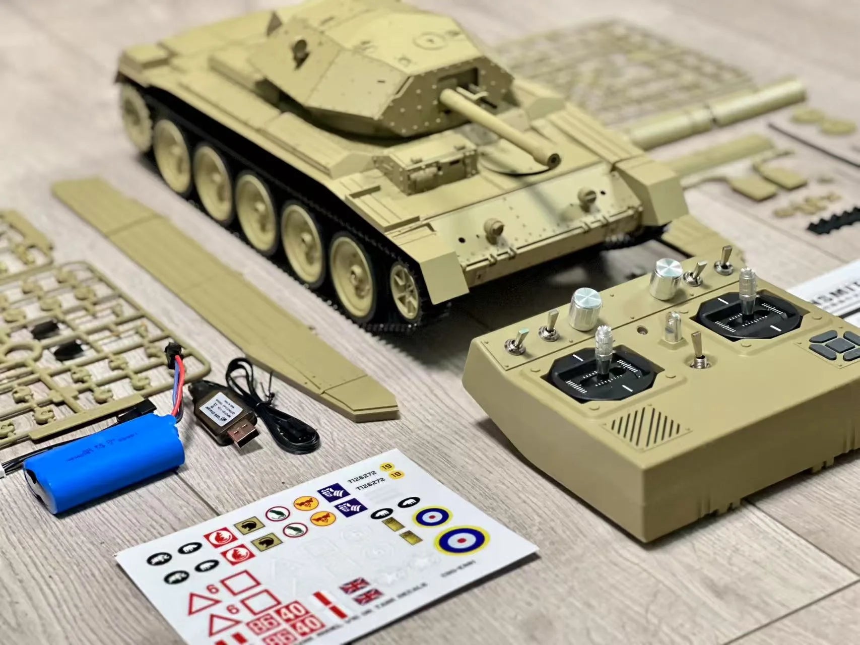 Coolbank 1/16 UK Crusader Mk.III Model tank Combat Vehicle Light with Smoke Turret Rotation 360° remote control Car Toys for Boy