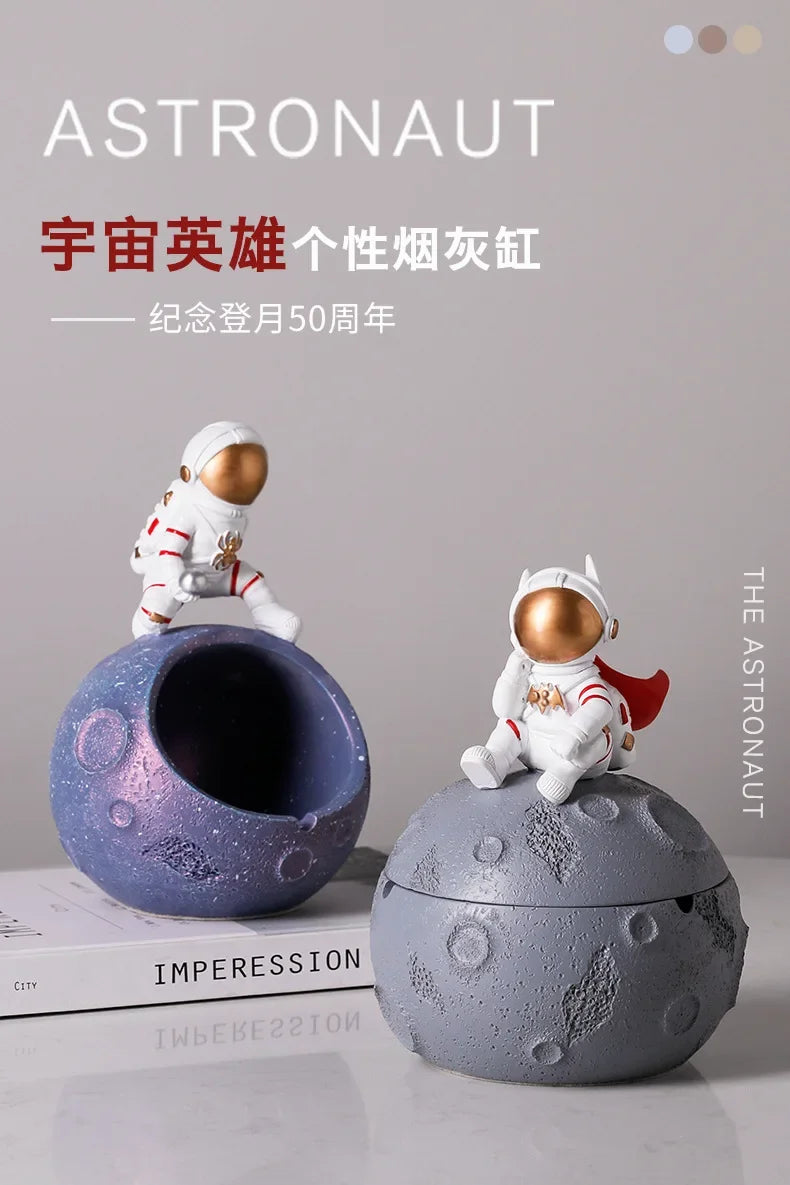 Astronaut ashtray, internet celebrity, creative with cover, anti flying, suitable for home use, personalized office use