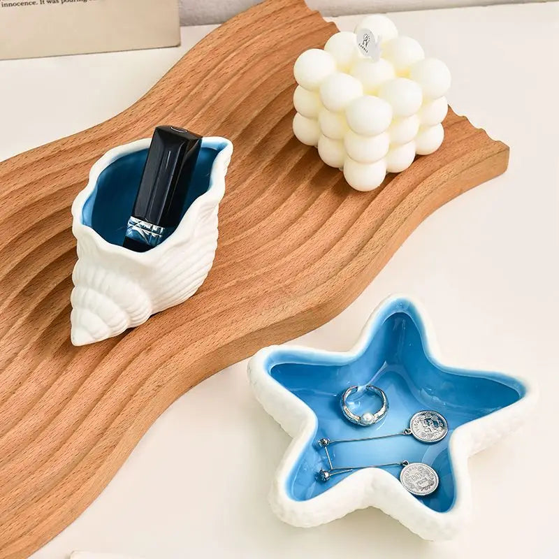 Ceramic ashtray personality trend household living room decoration coffee table anti-ash fly creative large conch storage