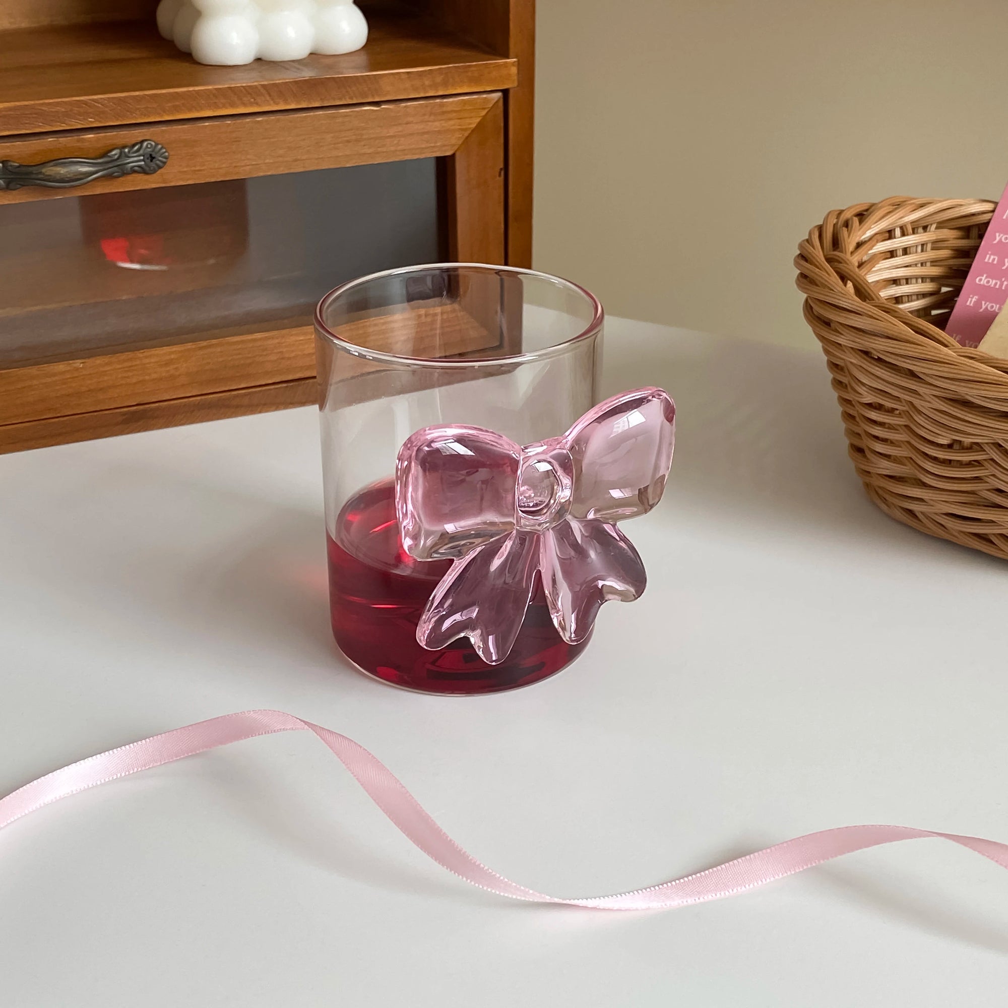 1Pc Handmade Glass Bow Tie Cup, Exquisite and Simple Bow Tie Glass Cup, Suitable for Daily Household Use as Drinking Cup, Milk Cup, Juice Cup, Candlelight Dinner, Family Party, Birthday Party Drinkware, Gift Giving