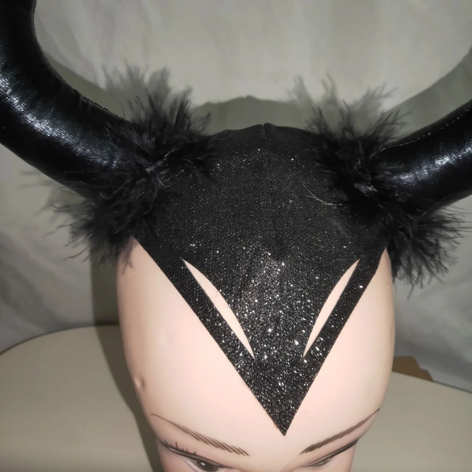 1PC Bull Horns Headband with Fur, Black, Halloween Party Cosplay Prop, Stylish Costume Decoration