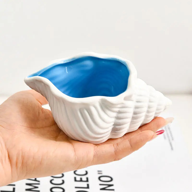 Ceramic ashtray personality trend household living room decoration coffee table anti-ash fly creative large conch storage