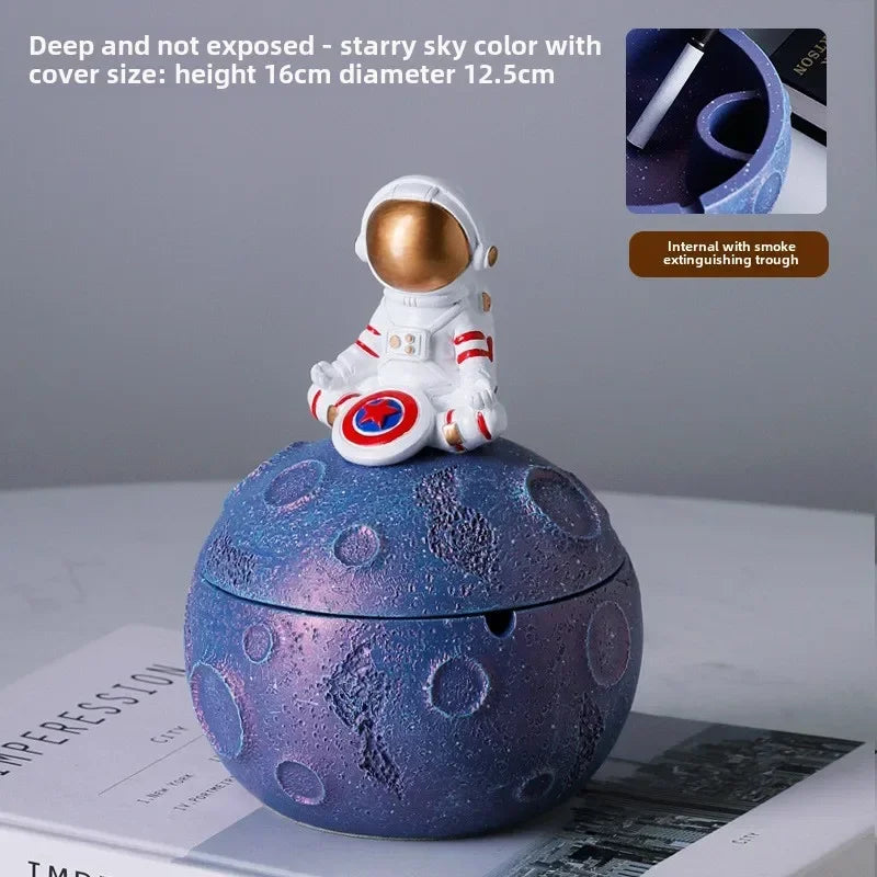 Astronaut ashtray, internet celebrity, creative with cover, anti flying, suitable for home use, personalized office use