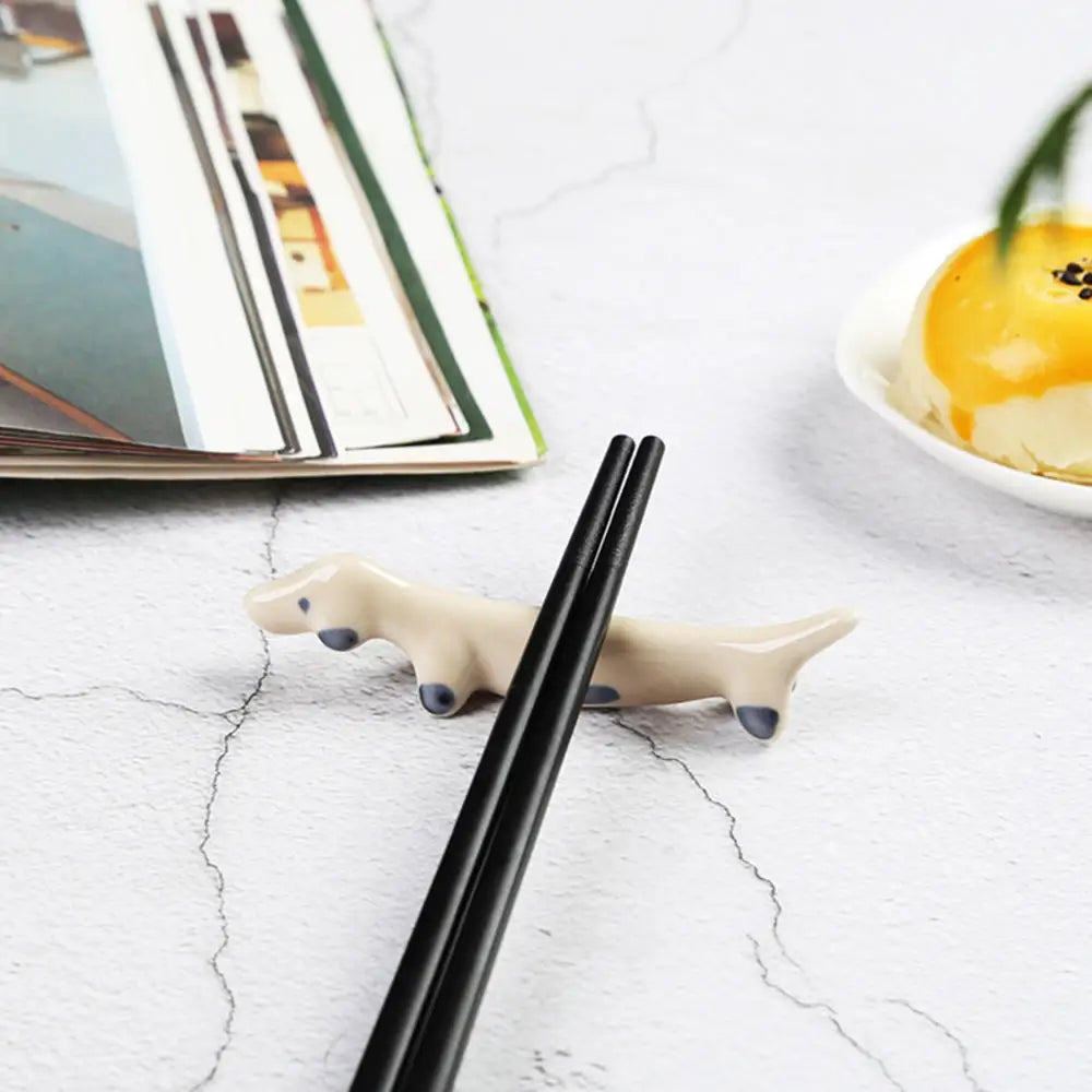 1Pc Cute Dachshund Dog Ceramic Chopsticks Holder Creative Practical Kitchen Tableware Chopstick Holder Home Decoration