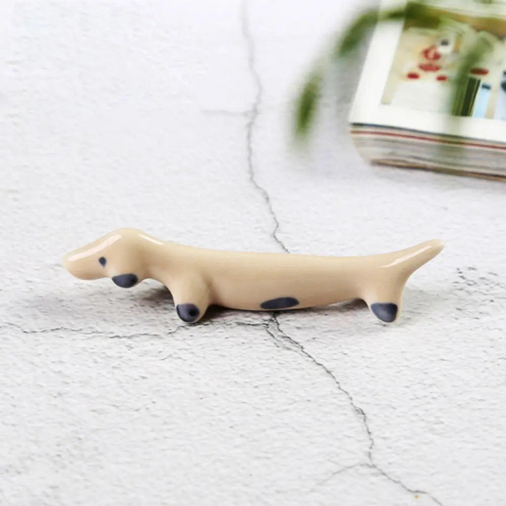 1Pc Cute Dachshund Dog Ceramic Chopsticks Holder Creative Practical Kitchen Tableware Chopstick Holder Home Decoration