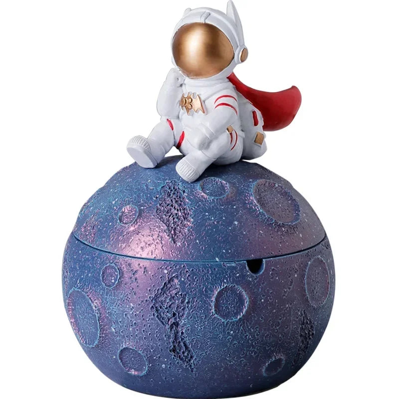 Astronaut ashtray, internet celebrity, creative with cover, anti flying, suitable for home use, personalized office use