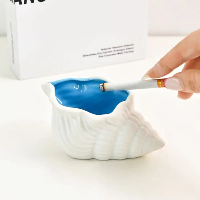 Ceramic ashtray personality trend household living room decoration coffee table anti-ash fly creative large conch storage