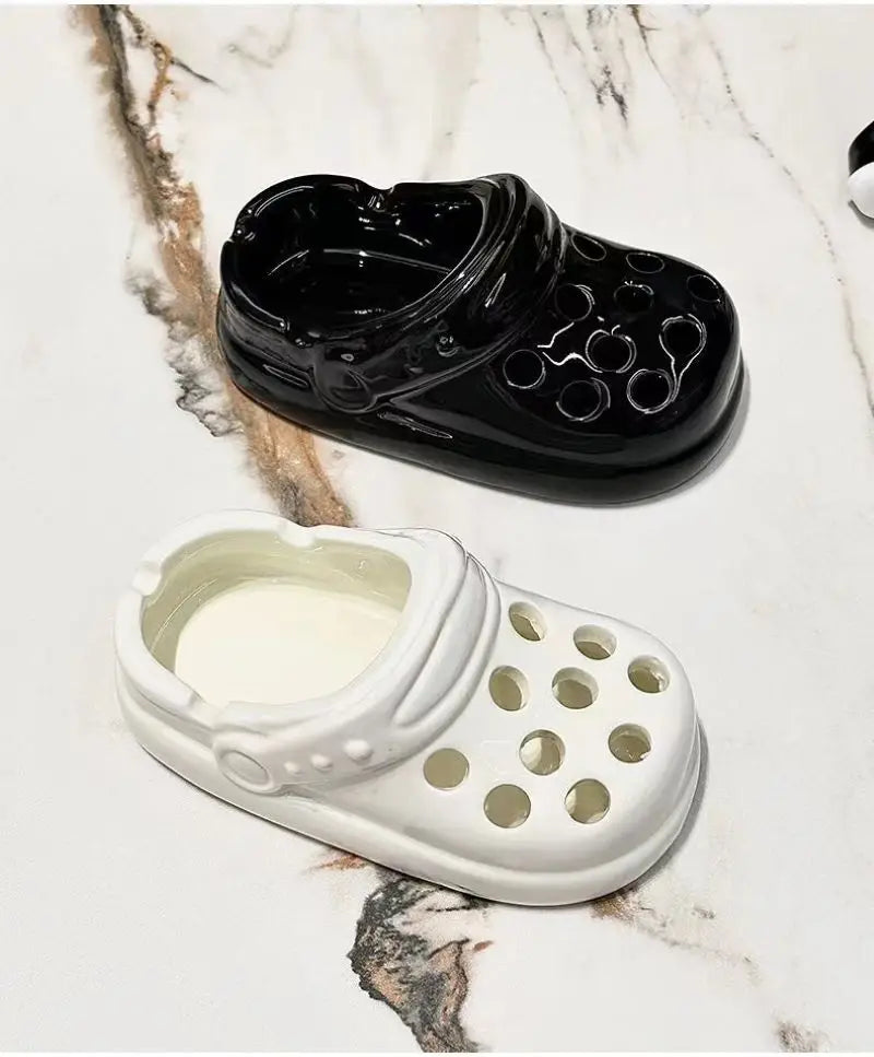 Ceramic ashtray cute hole-in-the-wall shoes car interior decoration ornaments office living room ashtray car ash-proof ashtray